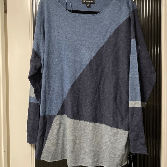 Colorblock top - Picture 2 of 6